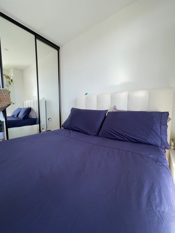 Room Auckland Road in Greater London