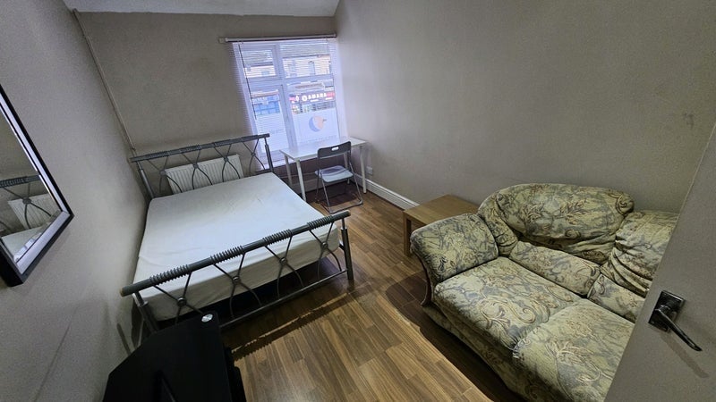 Room Mauldeth Road in Manchester