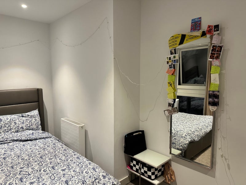 Room Ash Avenue in Greater London