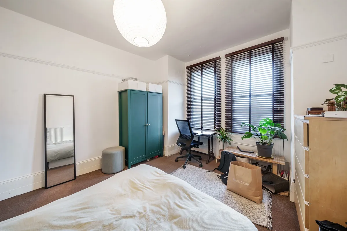 Flat Knatchbull Road in Greater London