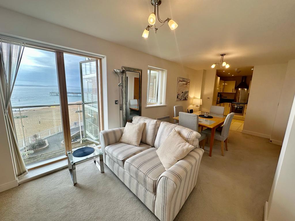 Flat Honeycombe Chine in Bournemouth