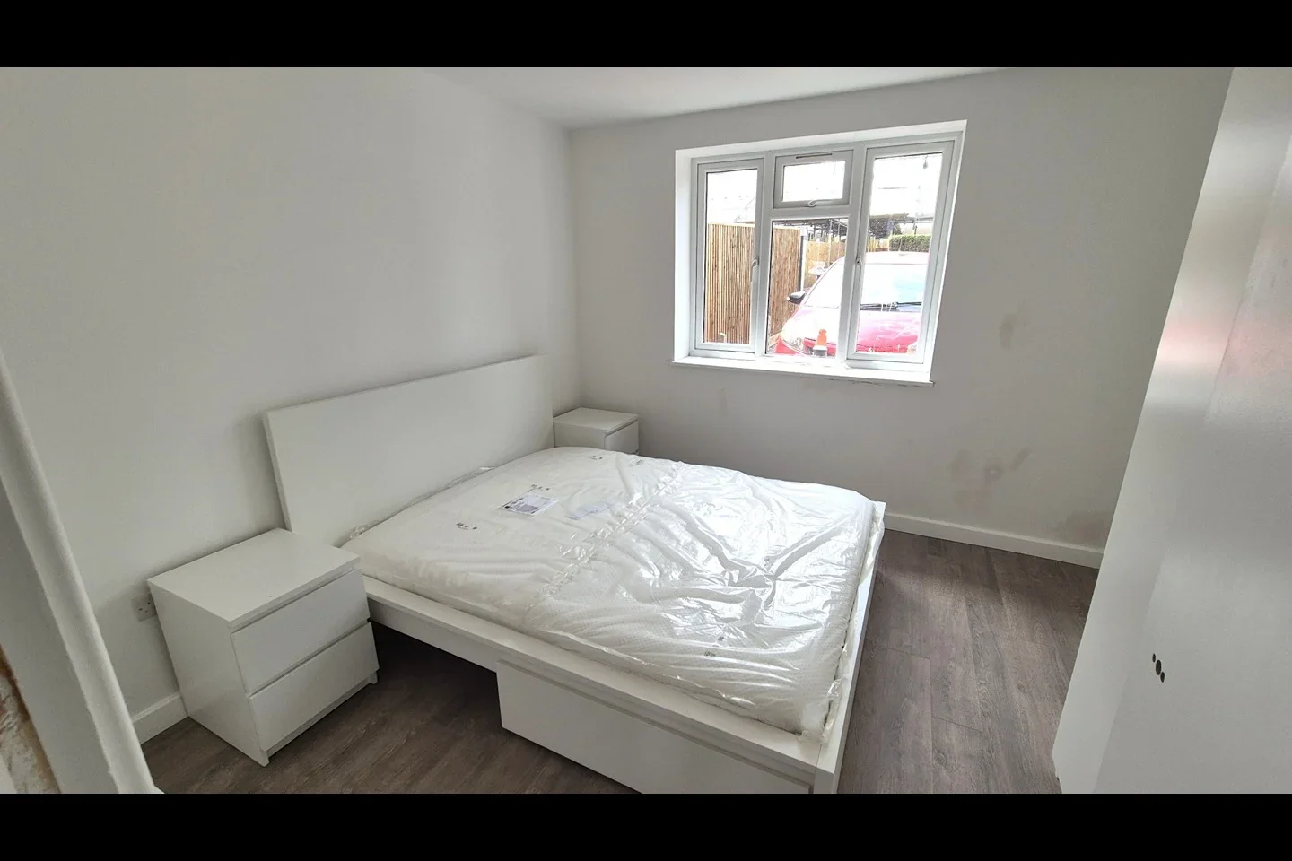 Flat The Bye in Greater London