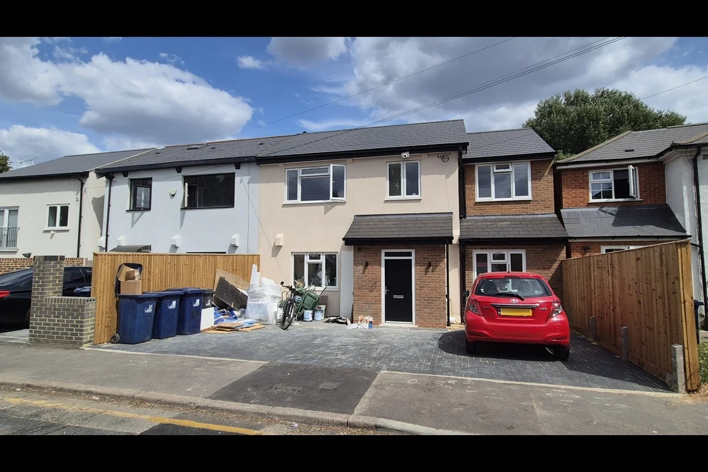 Flat The Bye in Greater London