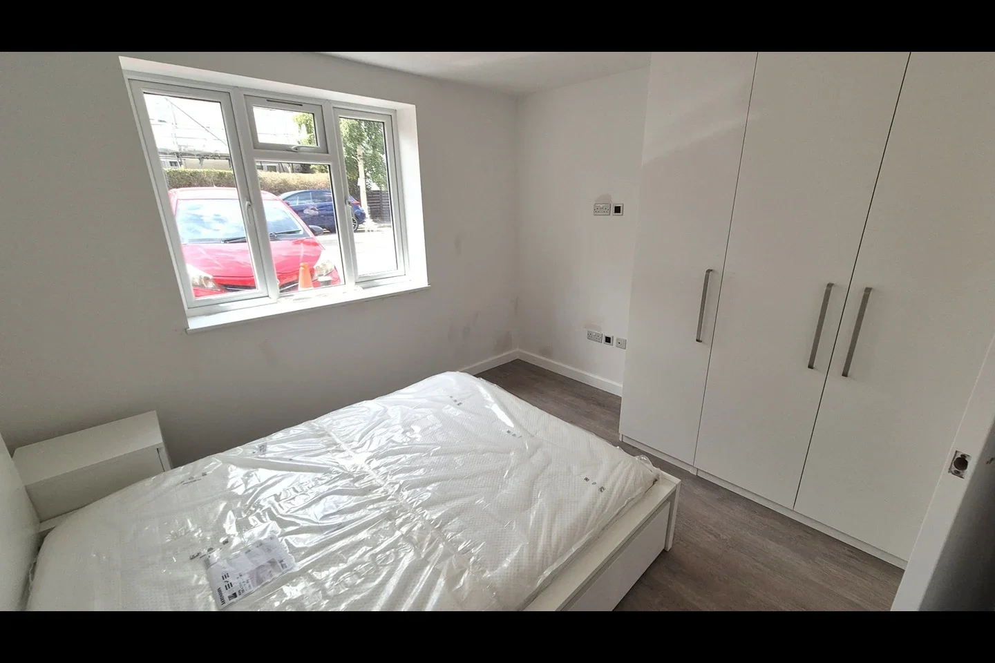 Flat The Bye in Greater London