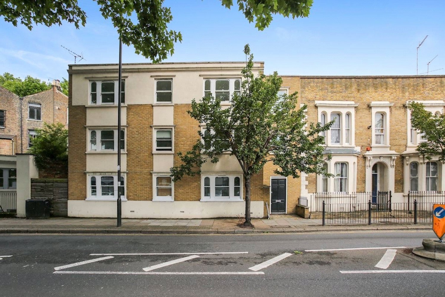 Flat Elsden Mews in Greater London