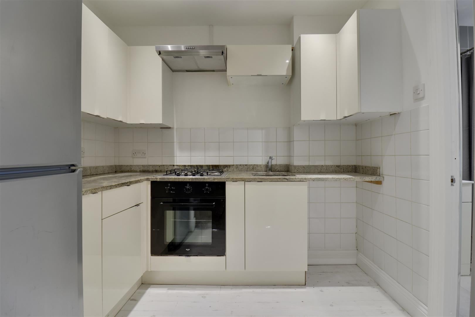Flat Elphinstone Road in Portsmouth