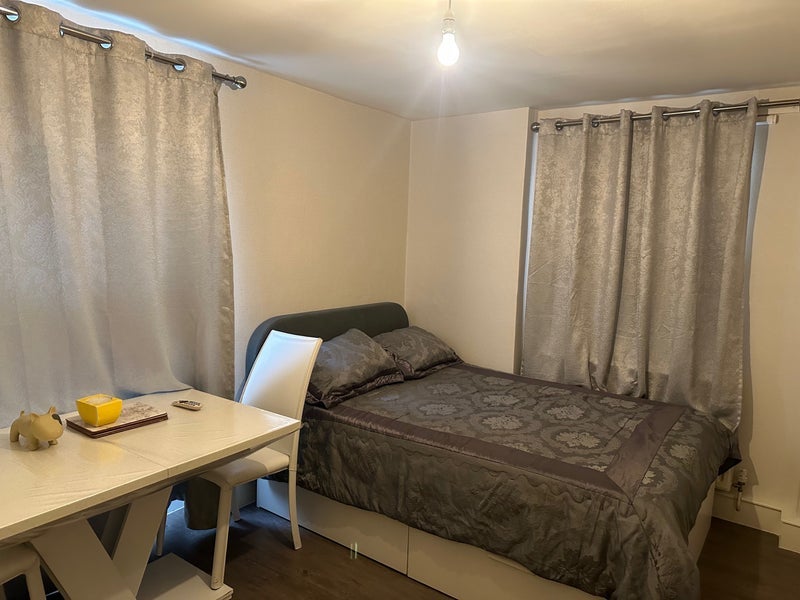 Room Cumberland Street in City of Westminster