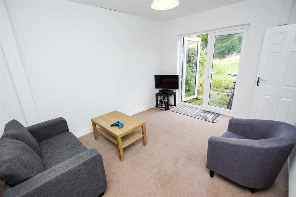 Flat Tealby Grove in Birmingham