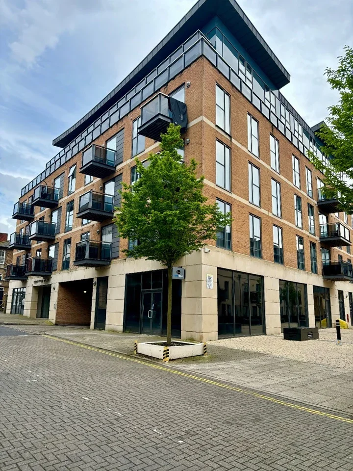Flat St Mary's Road in Greater London