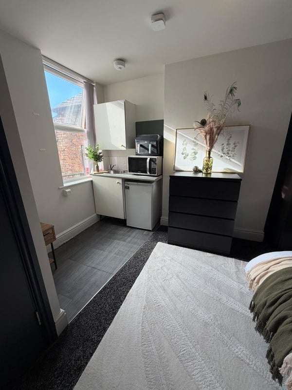 Flat Folly Lane in Warrington