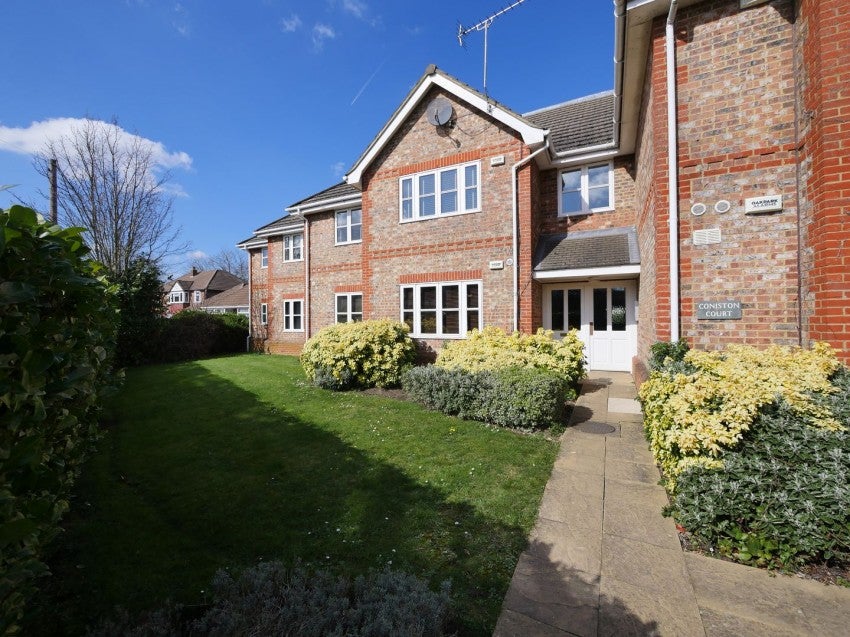 Flat Cumberland Road in Borough of Spelthorne