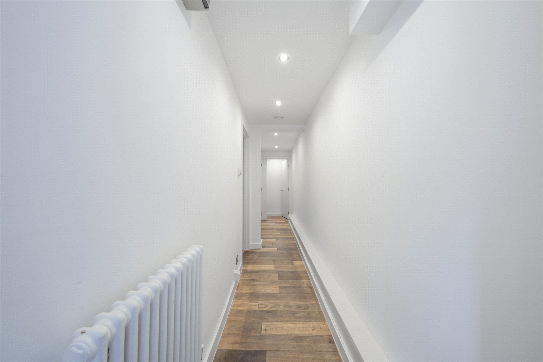 Flat Chalcot Road in Greater London