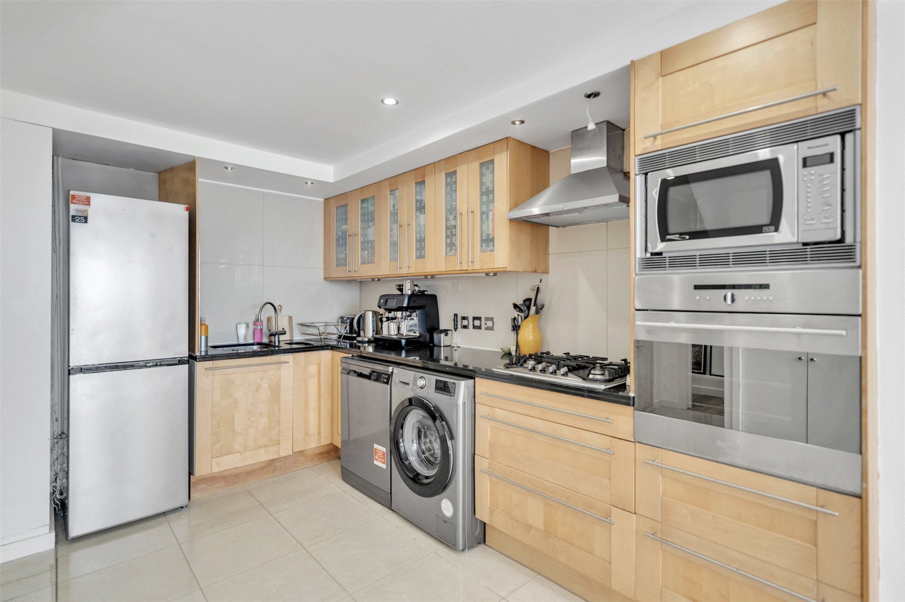 Flat Chalcot Road in Greater London
