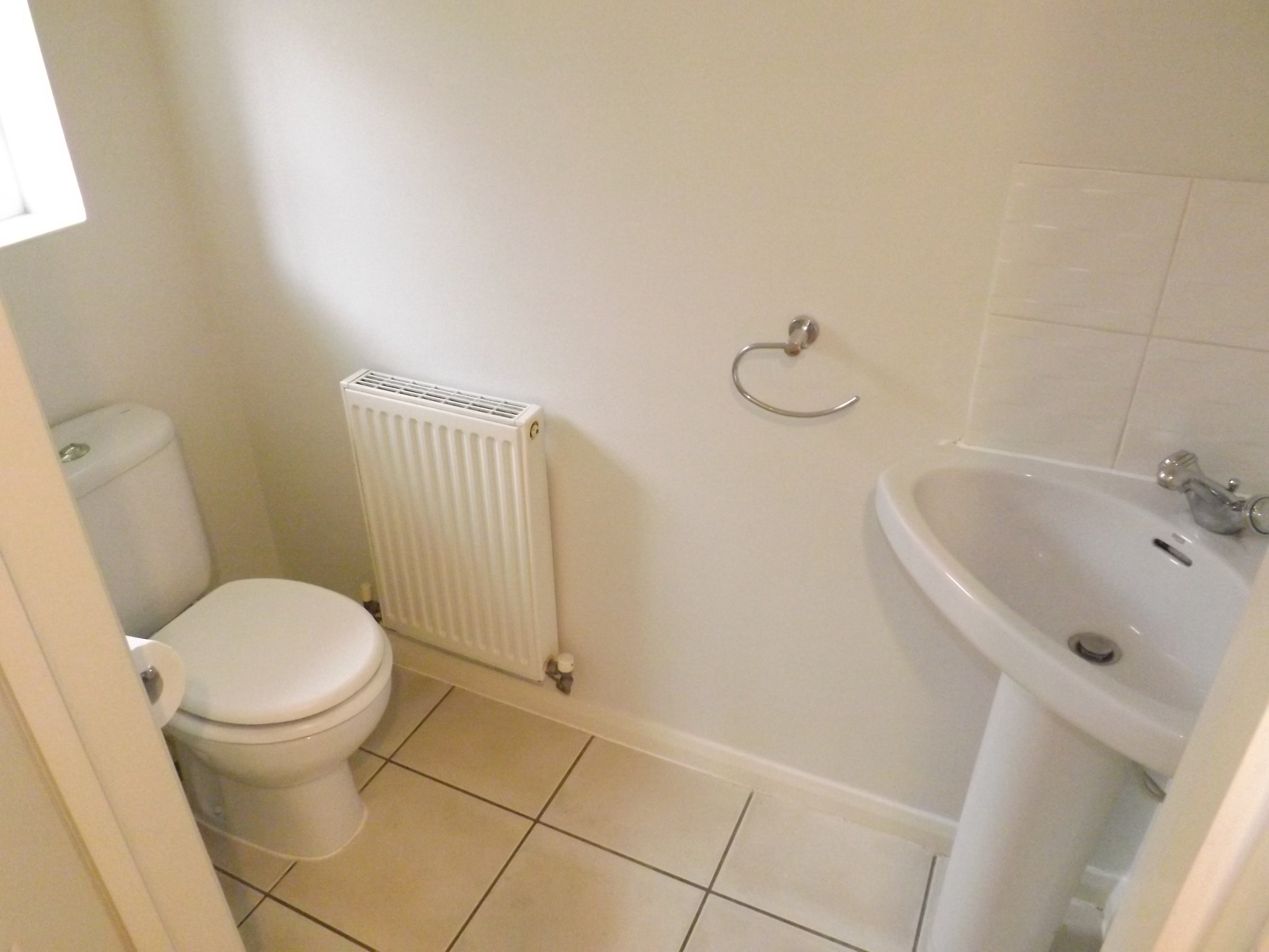 House Hunter Close in Shortstown