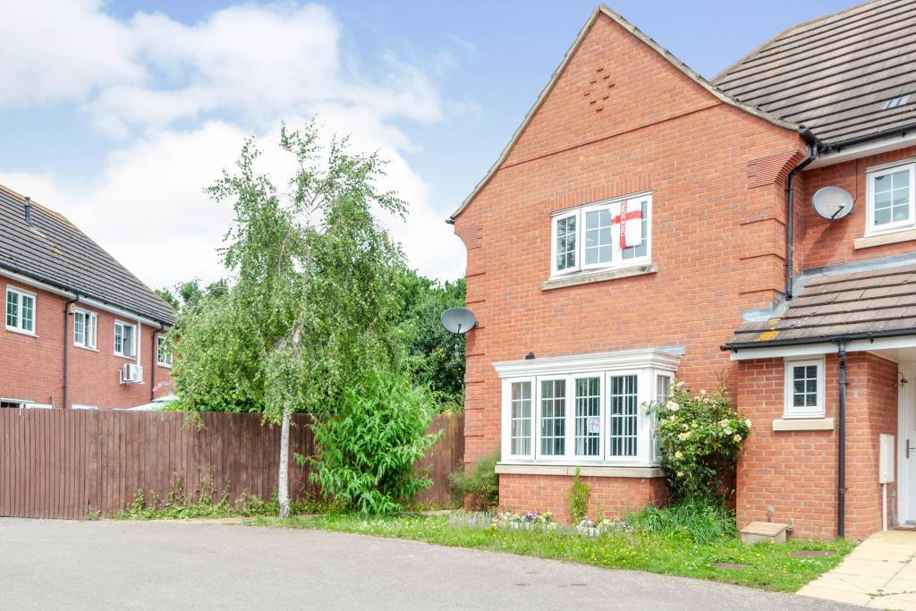 House Hunter Close in Shortstown