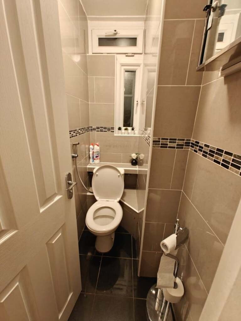 Room Cable Street in Greater London