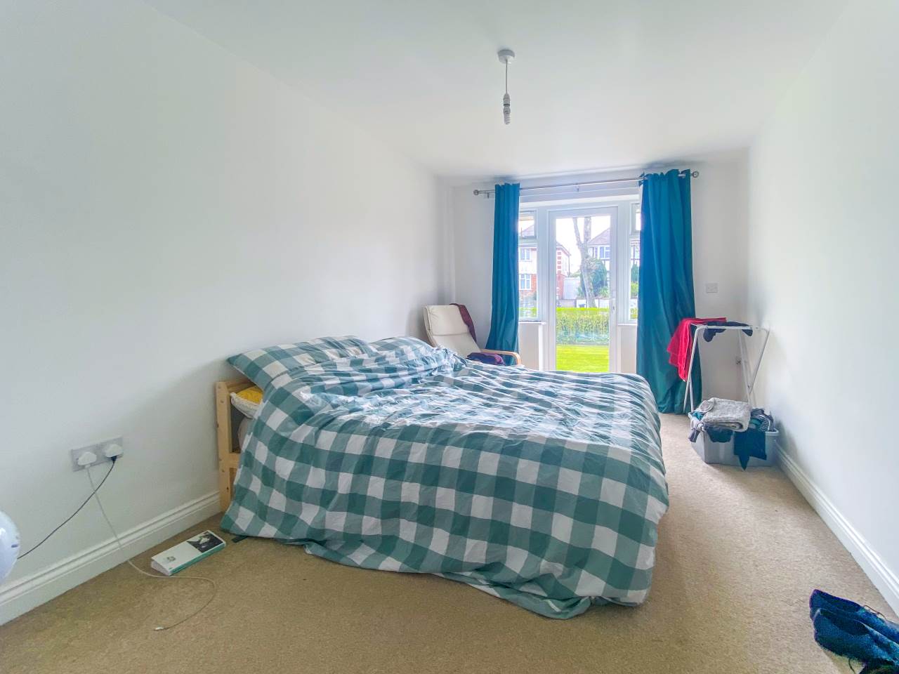 Flat Bedford Crescent in Bournemouth