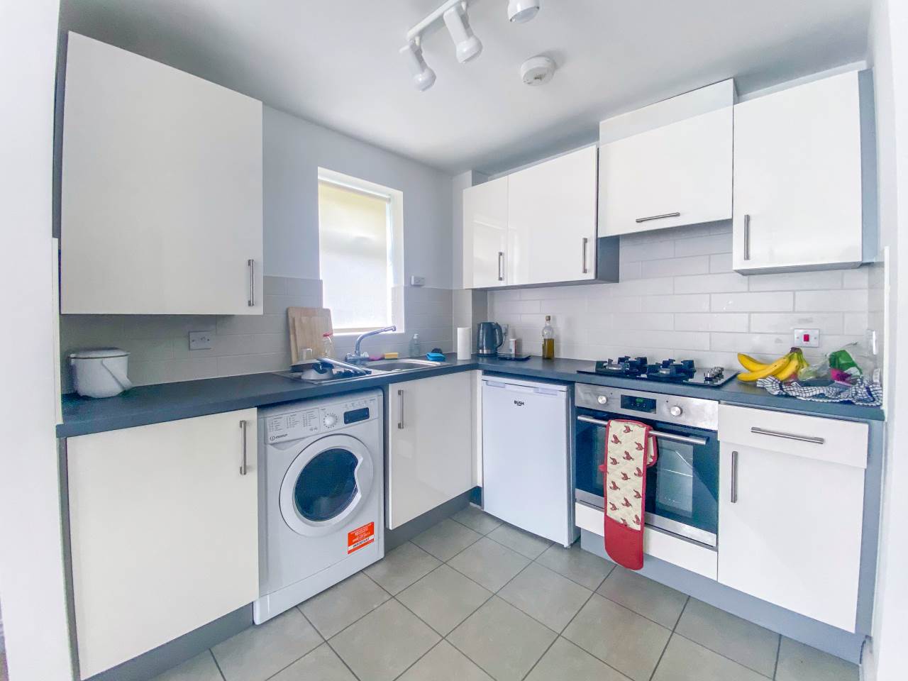 Flat Bedford Crescent in Bournemouth