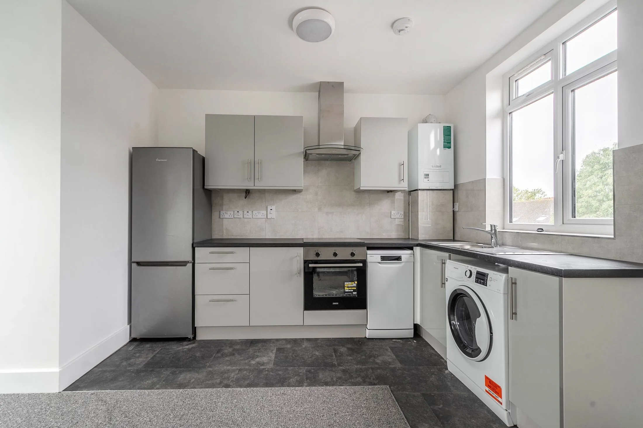 Flat Graham Road in Greater London