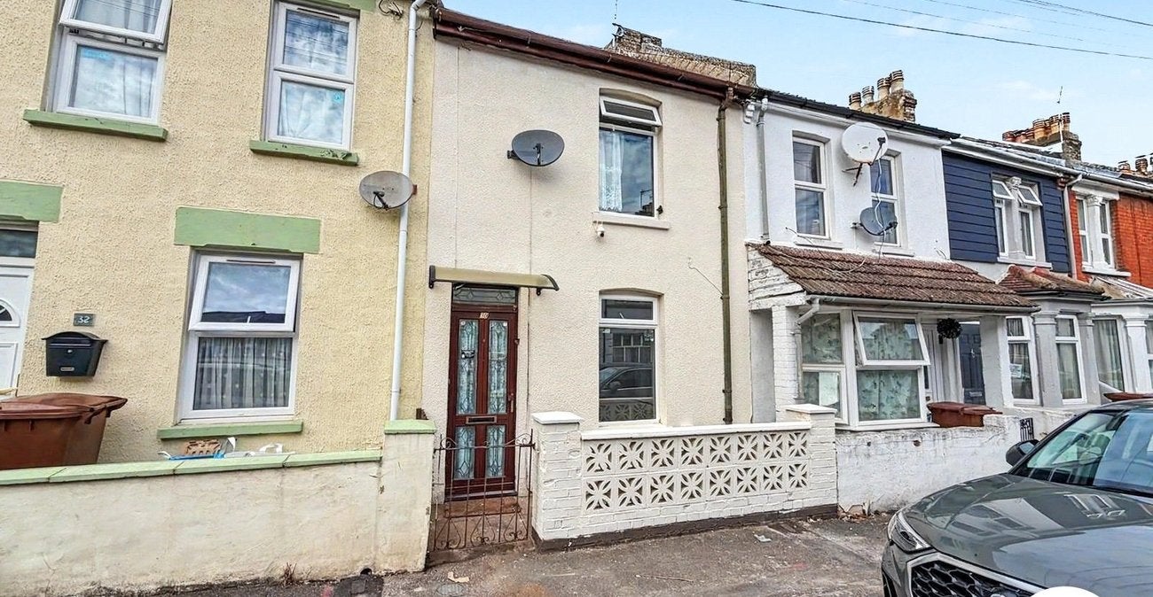 House Connaught Road in Chatham