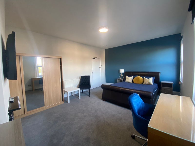 Room Sandon Road in Stafford