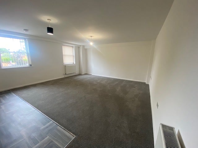 Flat Priory Lane in Huntingdonshire
