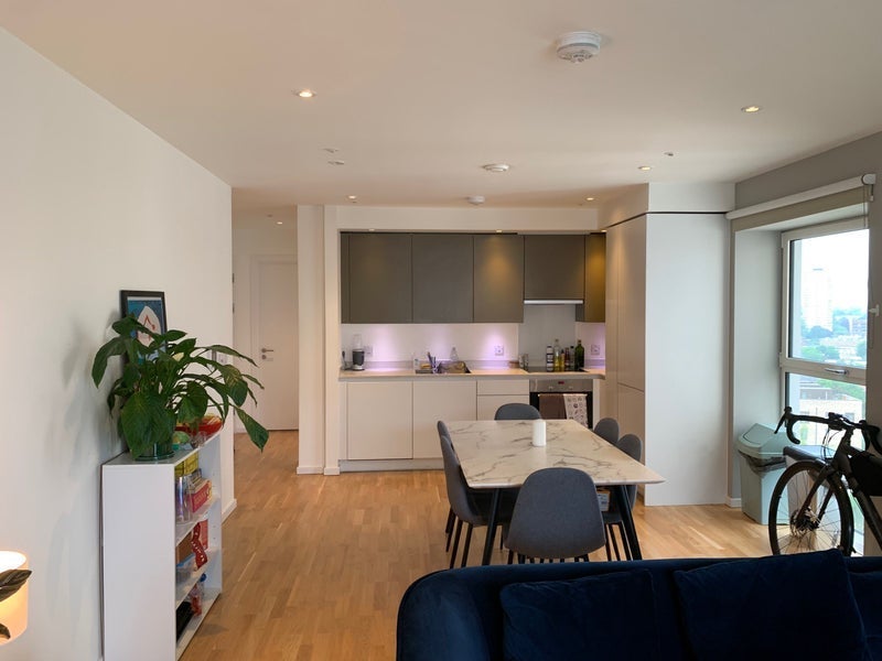 Room Elis Way in Greater London