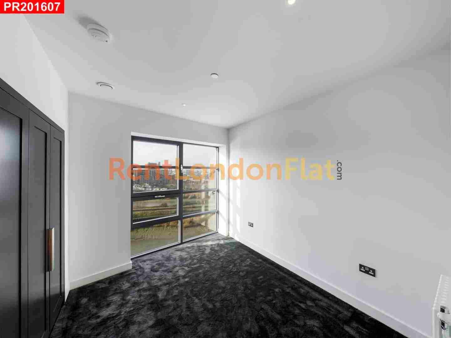 House Lyell Street in Greater London