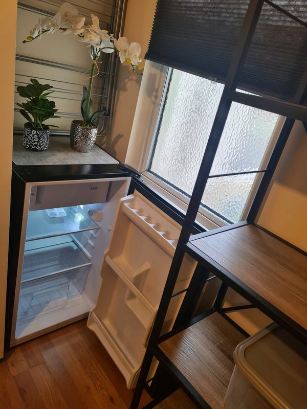 Room Purley Way in Greater London