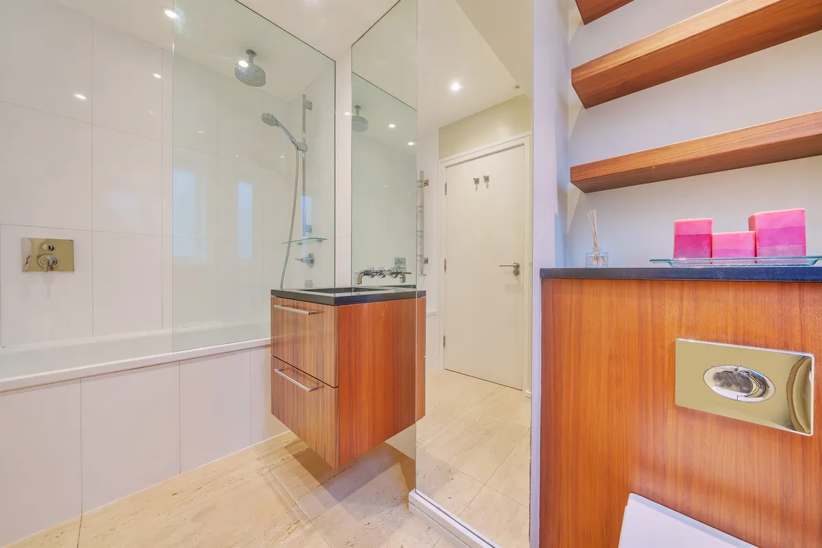 Flat Avonmore Road in Greater London