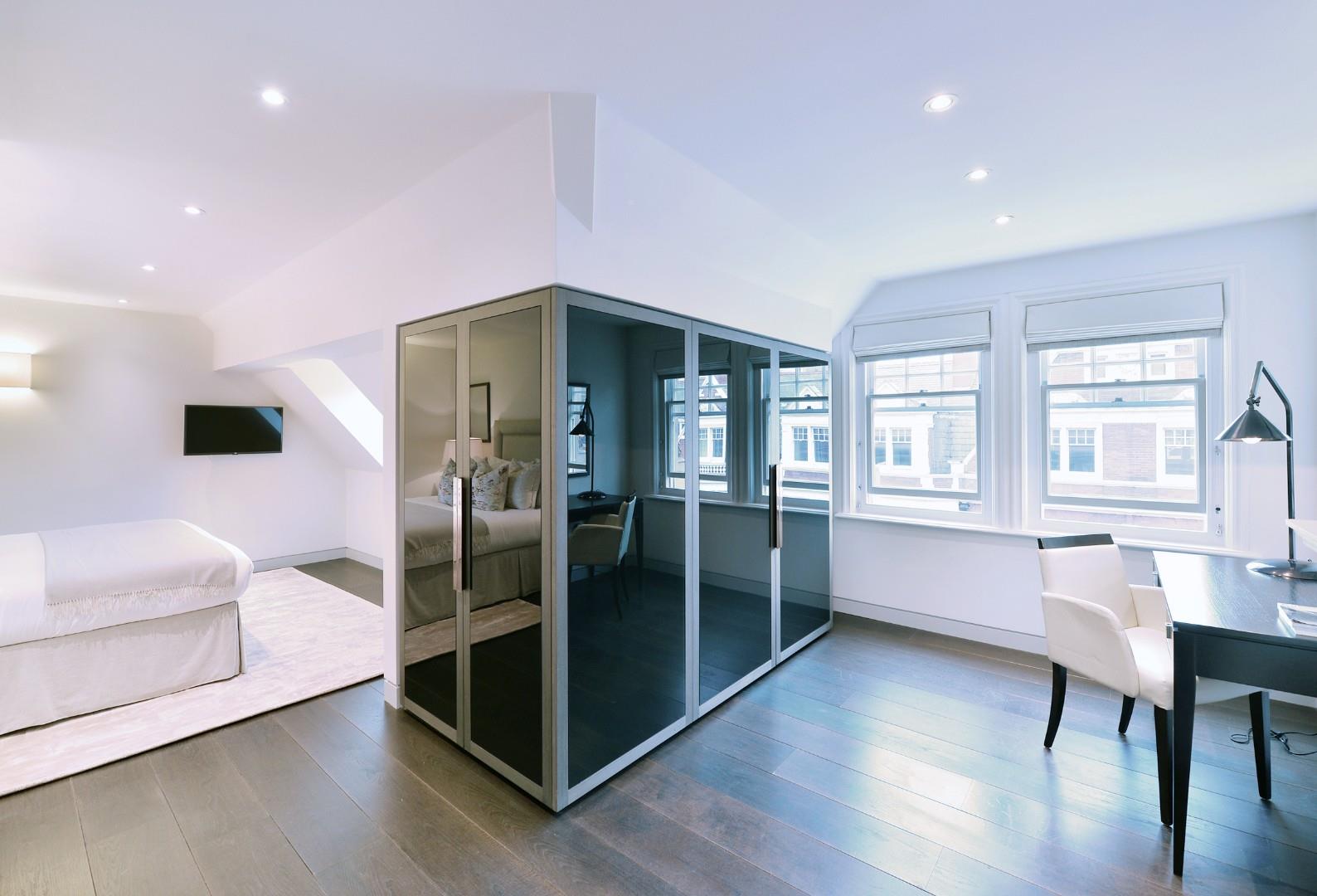 Flat Duke Street in City of Westminster
