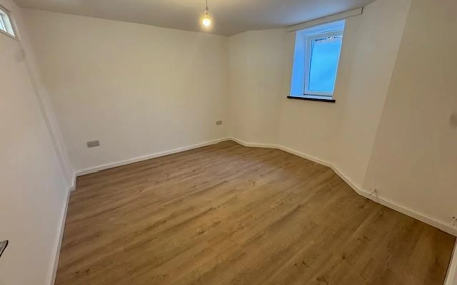 Flat Wallisdown Road in Bournemouth