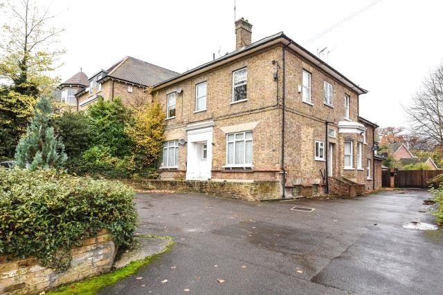 Flat Egham Hill in Borough of Runnymede