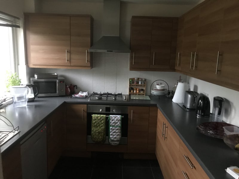 Room Broomhill Way in Poole
