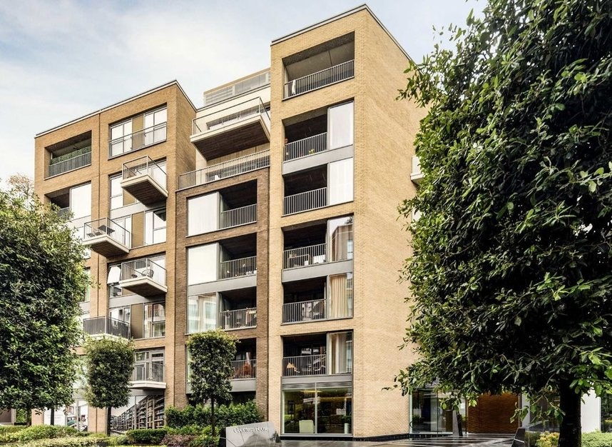 Flat Park Street in Greater London
