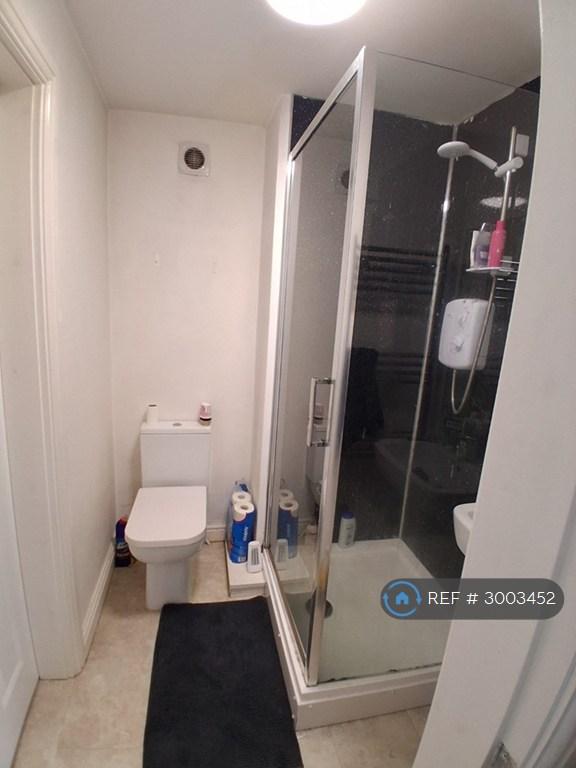 Room Wilmslow Road in Manchester