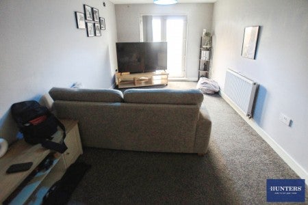 Flat Sandhill Close in Bradford