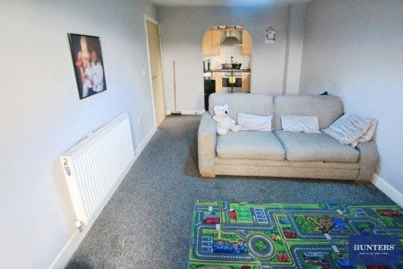 Flat Sandhill Close in Bradford