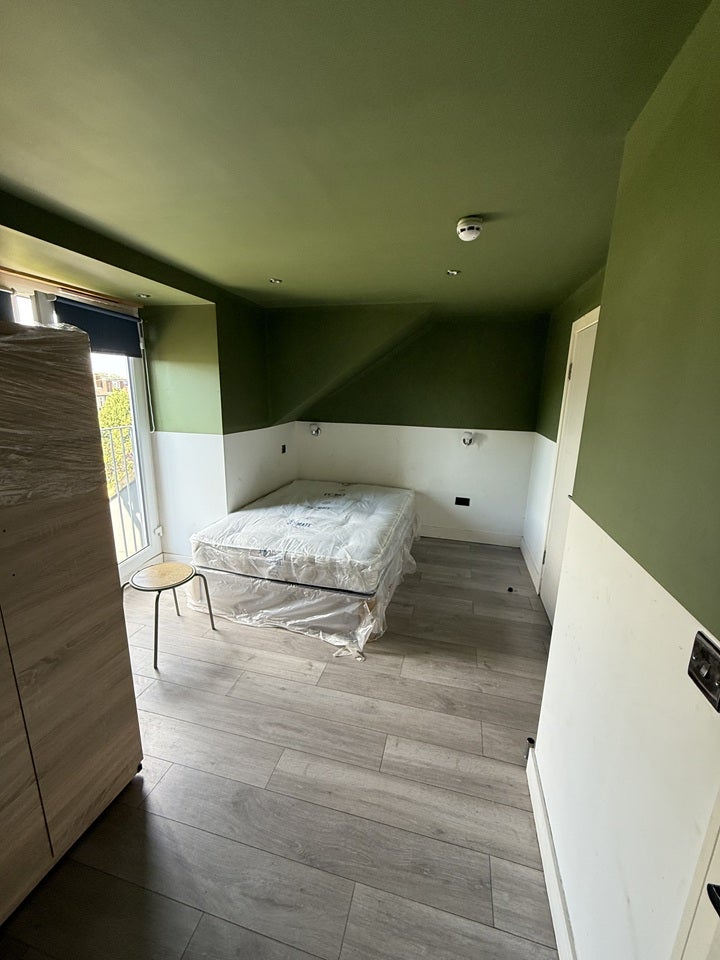 Flat Bellingham Road in Greater London