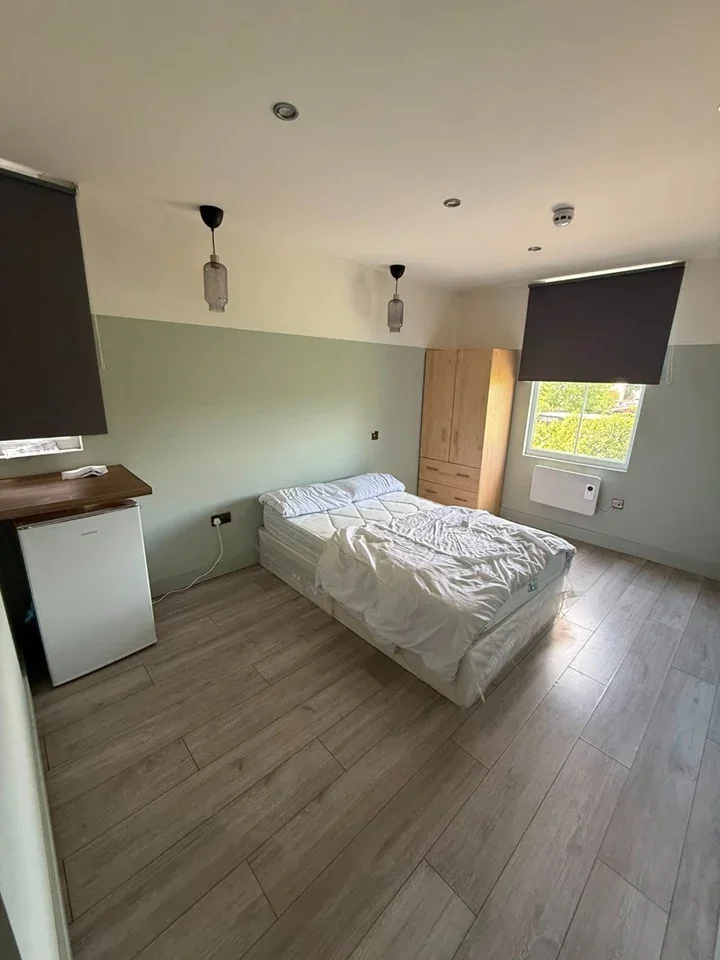 Flat Bellingham Road in Greater London
