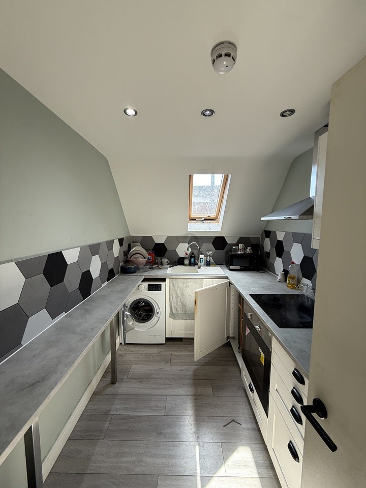 Flat Bellingham Road in Greater London