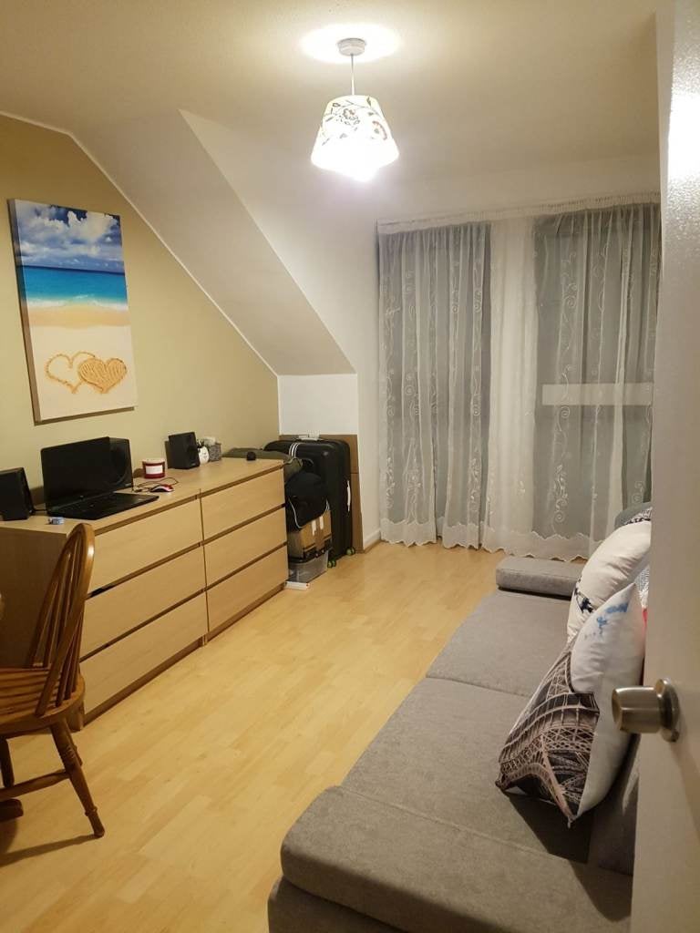 Flat Brooks Mews in Aylesbury