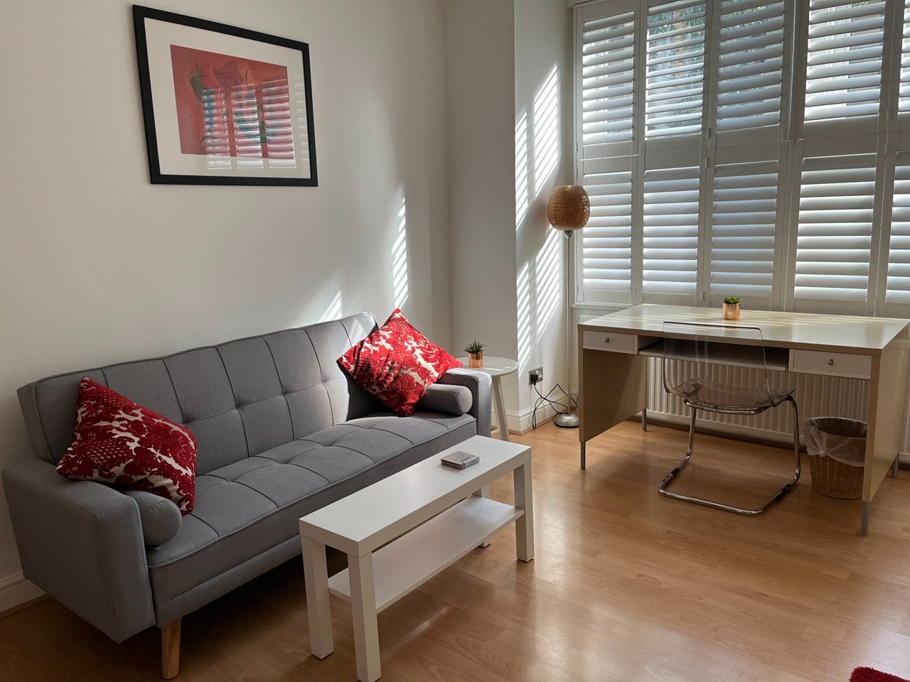 Flat Fleet Road in Greater London