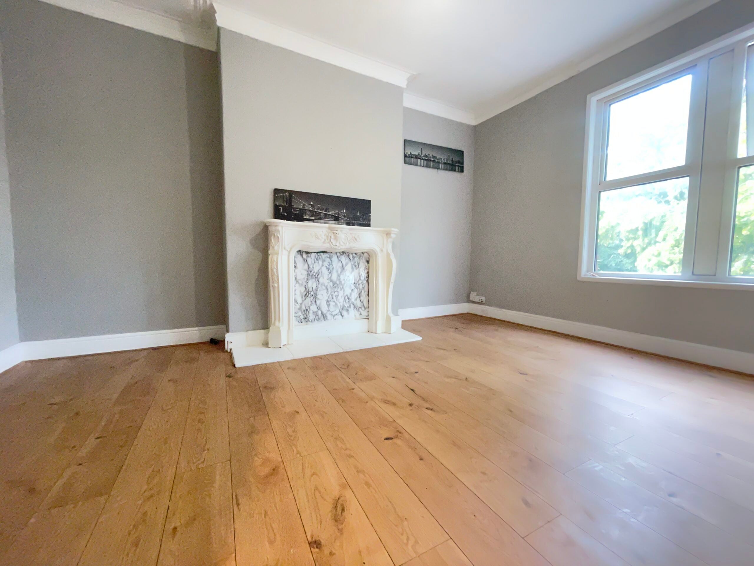 Flat Harehills Avenue in Leeds