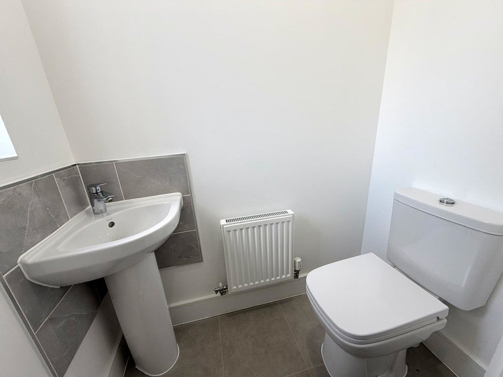 House Rectory Close in Leigh