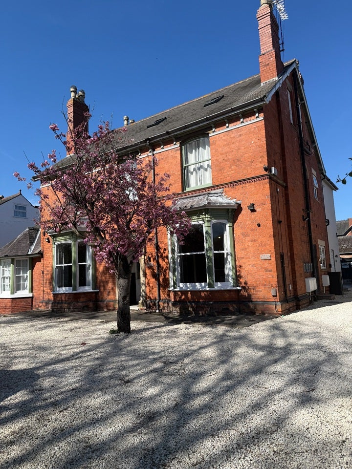 Flat Hamilton Road in Lincoln