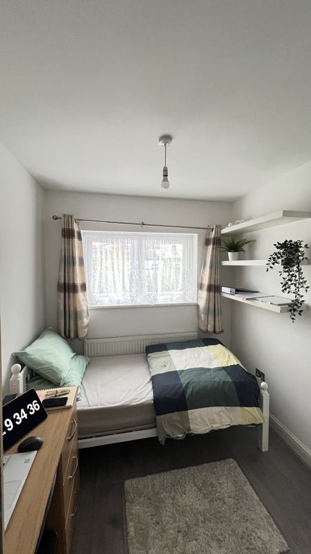 Room Shandy Street in Greater London