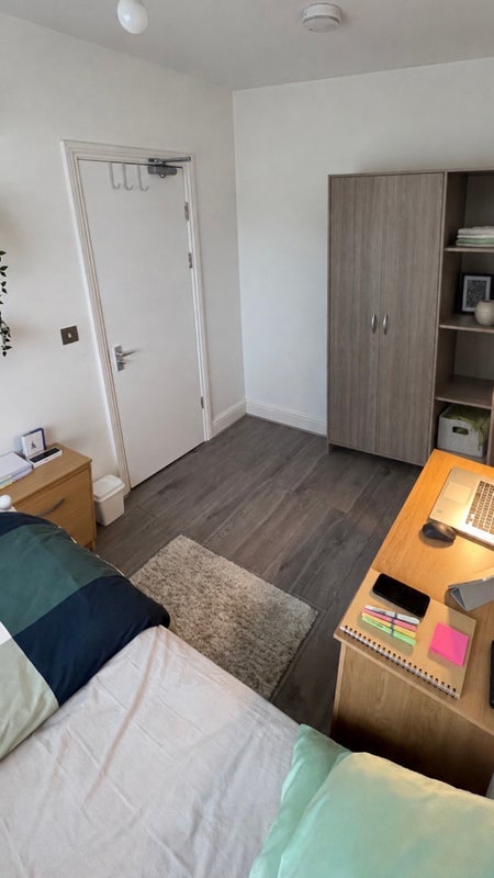 Room Shandy Street in Greater London