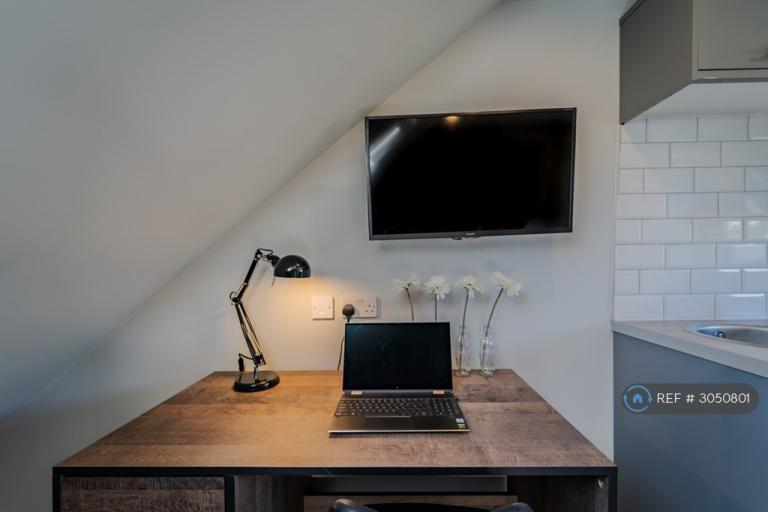 Room Pershore Place in Coventry