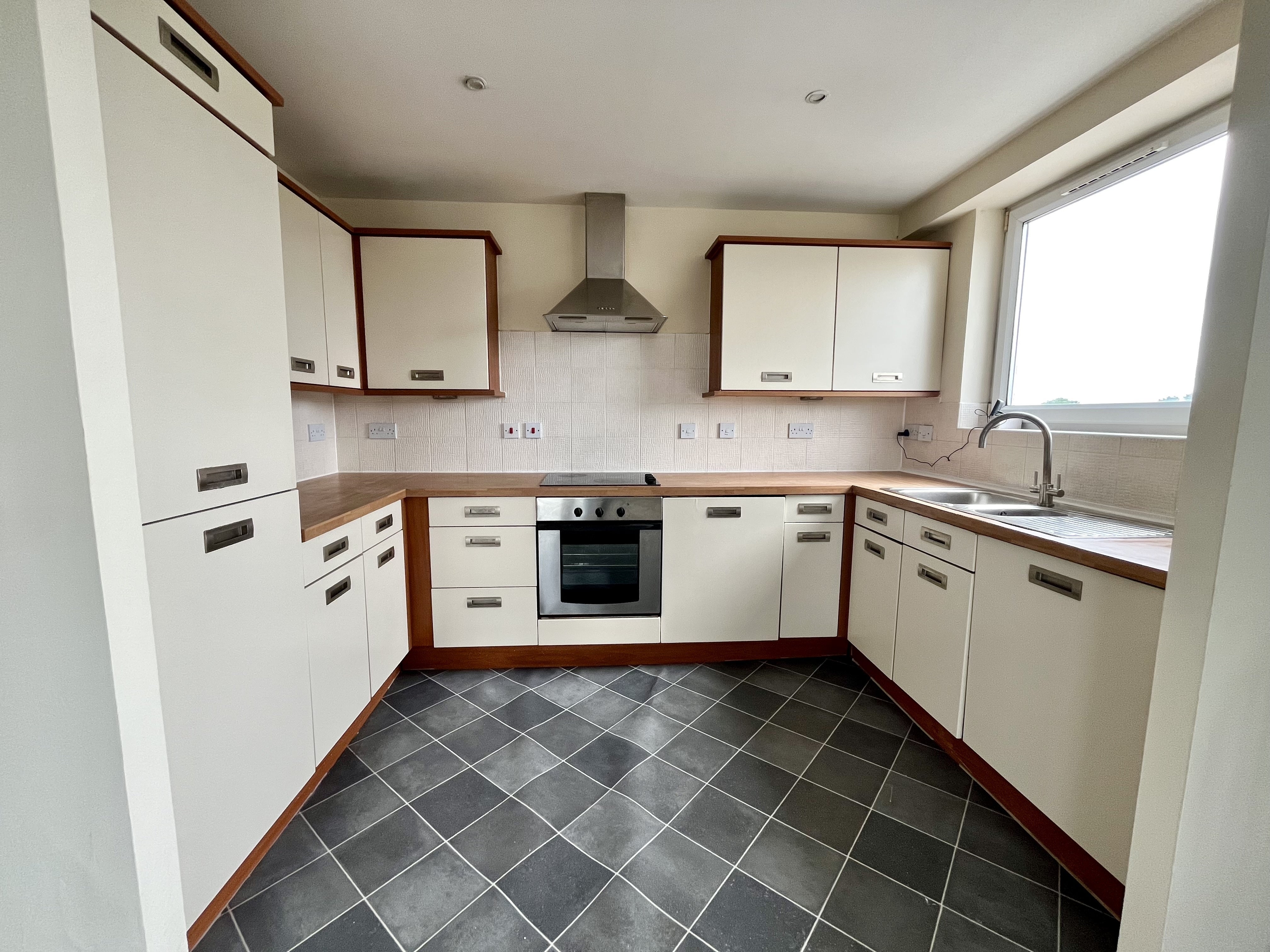 Flat Tuns Lane in Slough